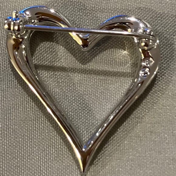 Heart Crystal Brooch Pin - Picture 3 of 7